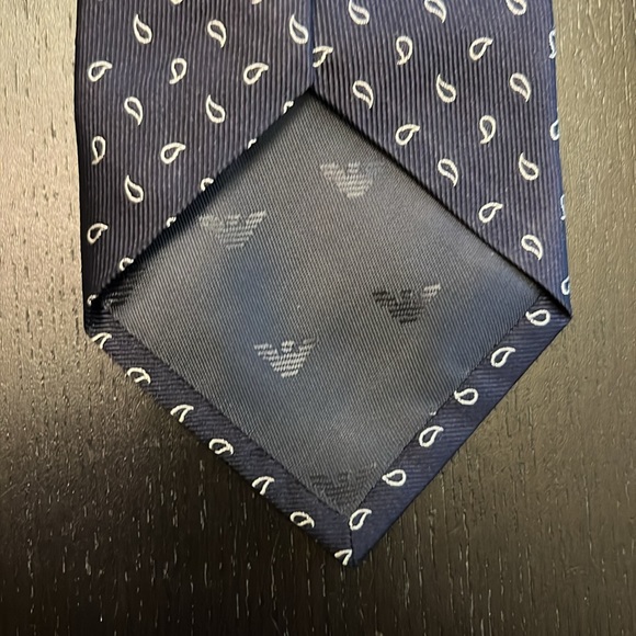 Emporio Armani 100% Silk Tie with Authenticator Tag Navy Blue - Picture 2 of 4